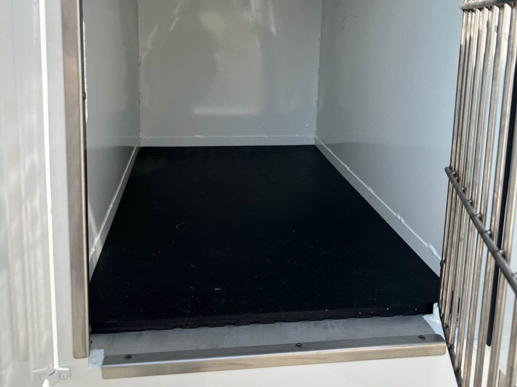 HD Rubber Floor Mats in animal transport body cages