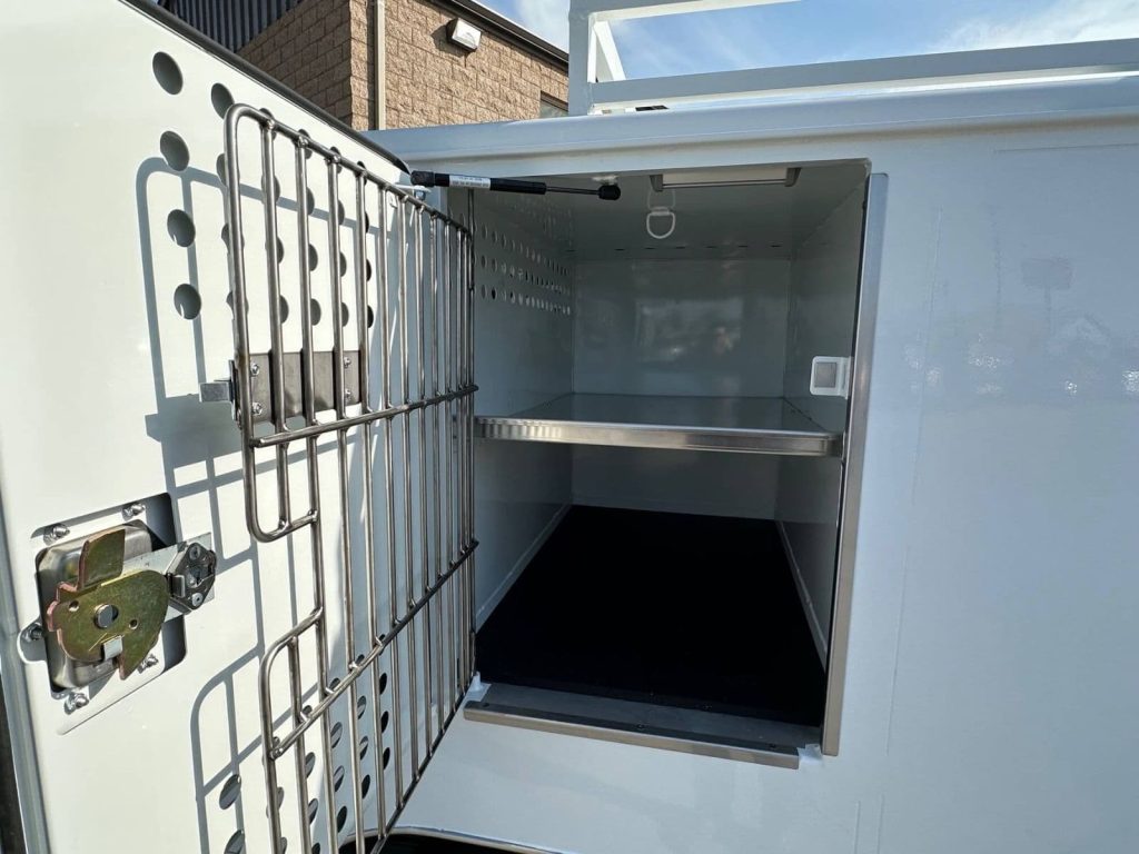 Live Animal Center Shelf